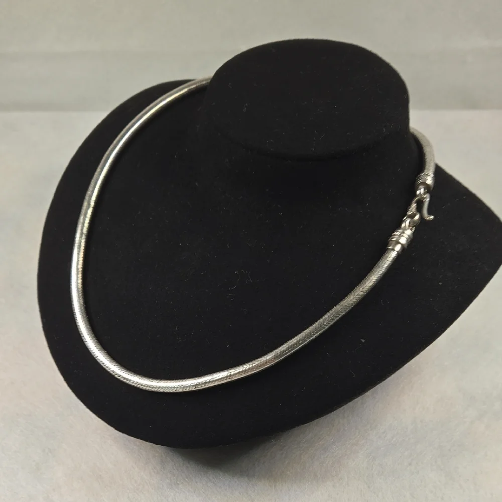 Sleek Silver Snake Chain Necklace - Picture 3 of 7